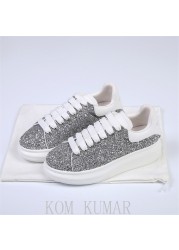 The new sneakers are covered with sequins and lace, the raw black is very bright and charming, merging s cool