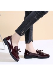 Rimocy Patent Black Leather Women Loafers Flat Shoes Women Spring 2022 British Tassel Casual Flat Ladies Shoes