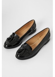 حذاء مسطح من Lipsy Tassle School Loafer (أقدم)