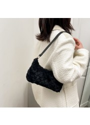 Women's Fashion Shoulder Bag Plush Diamond Lattice Bag Underarm Ladies Casual Shoulder Bags Winter Decoration Supplies