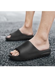 2020 New Arrival Men Beach Slippers Beige Black Fashion Slippers Slides For Men Yez Slipper