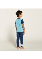 Juniors Graphic Print T-shirt and Printed Pyjama Set