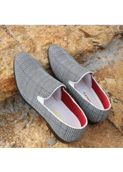 New design luxury plaid dress shoes for men slip on high quality male loafers classic point toe wedding shoes plus size 48